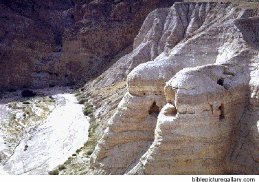 caves at qumran